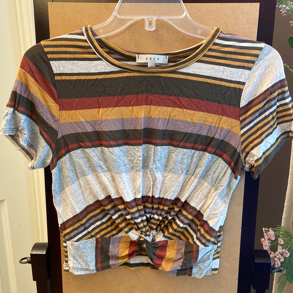 Jrs. M Gaze cropped stripped tshirt